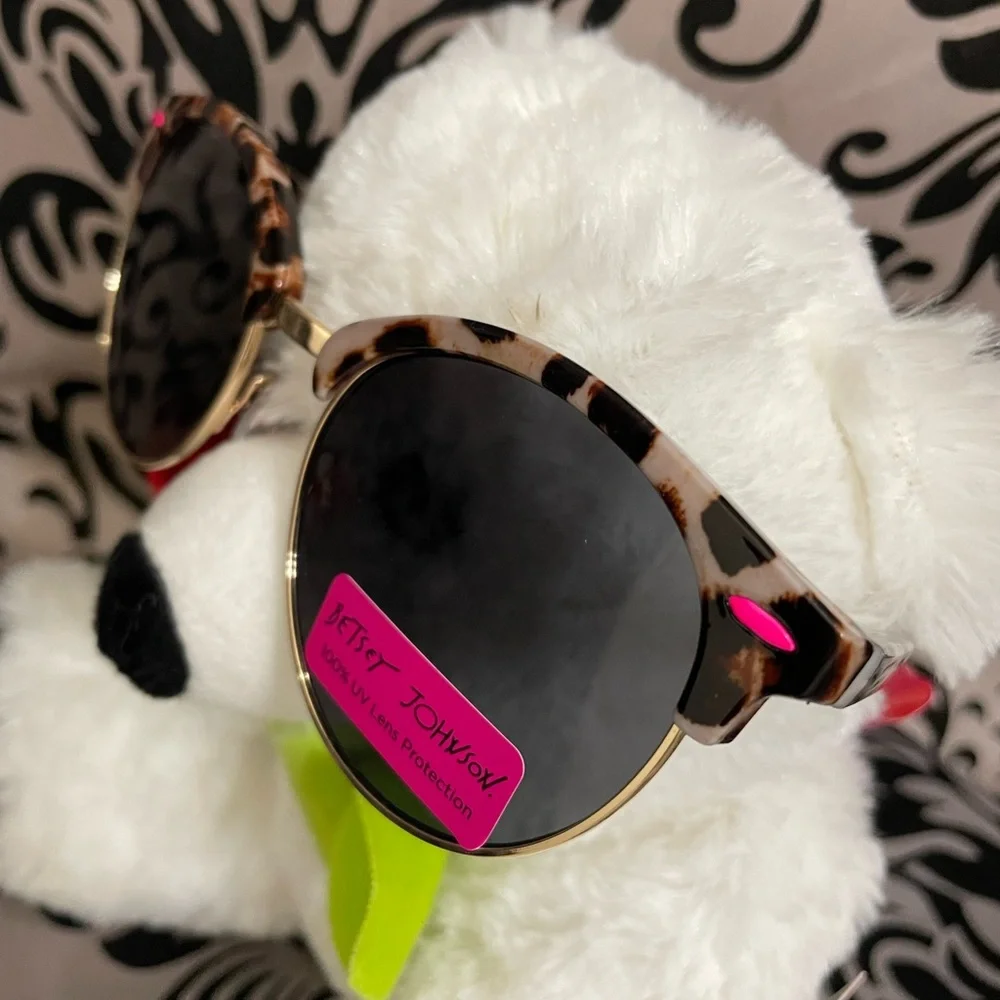 Cat Eyes Animal print sunglasses